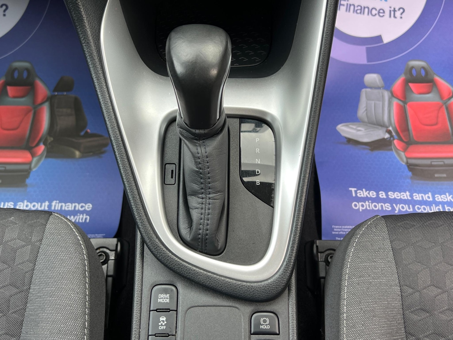 Used Toyota Yaris 2020 for sale - 76953909: Photo 26