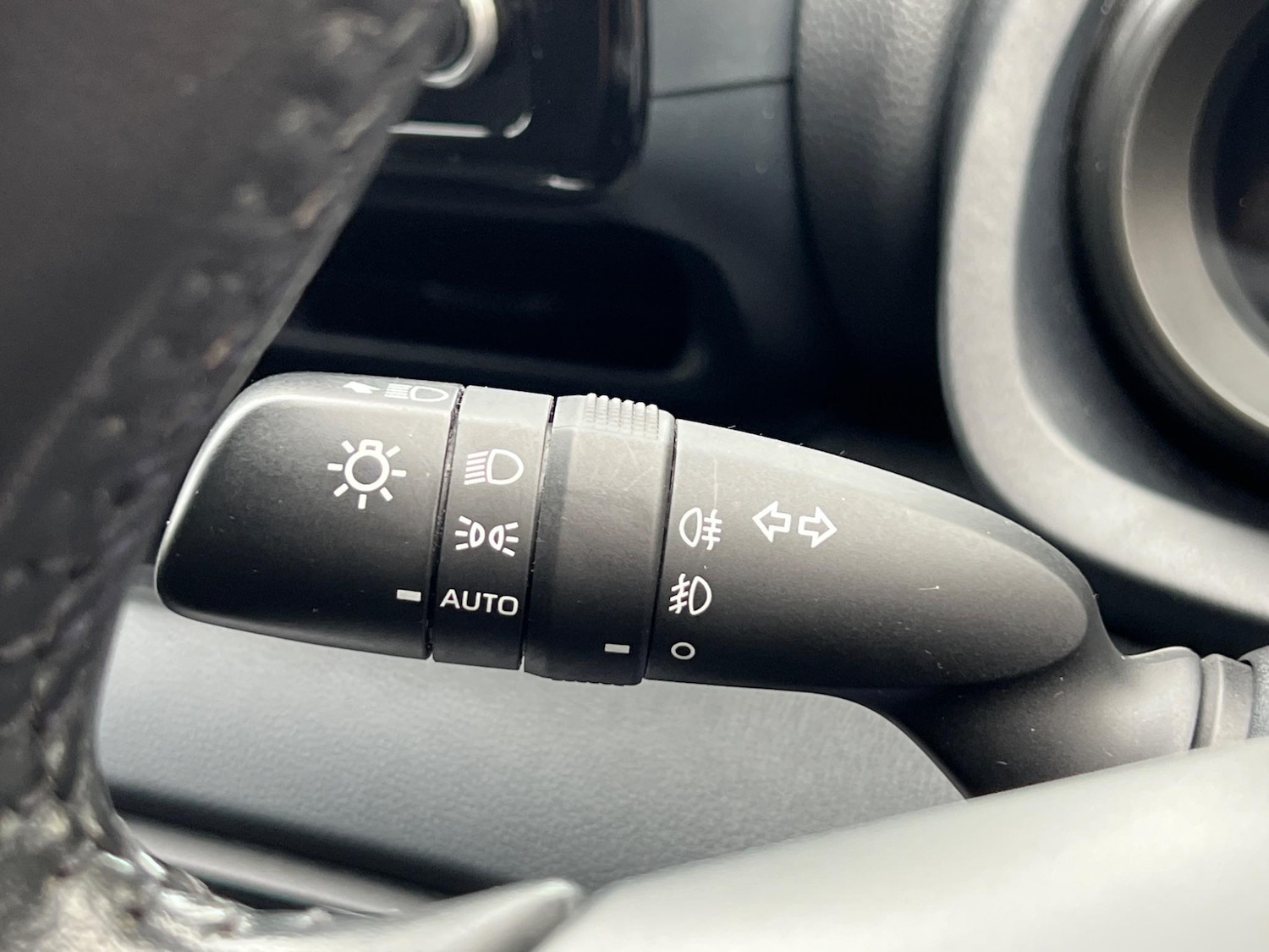 Used Toyota Yaris 2020 for sale - 76953909: Photo 28