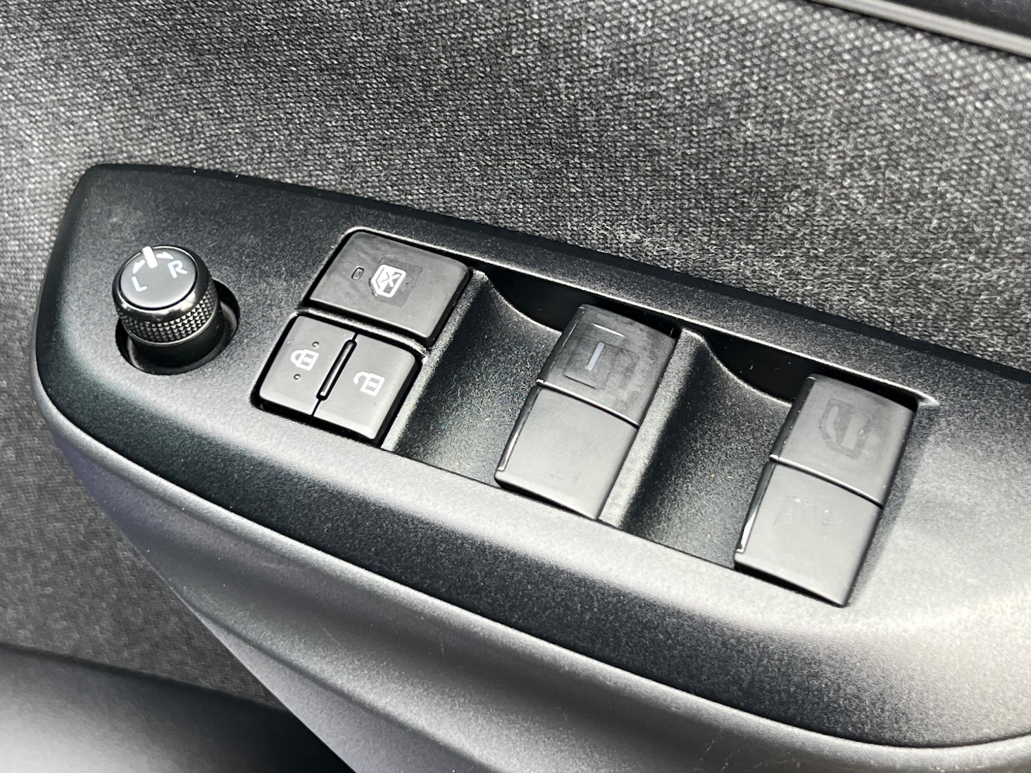 Used Toyota Yaris 2020 for sale - 76953909: Photo 31