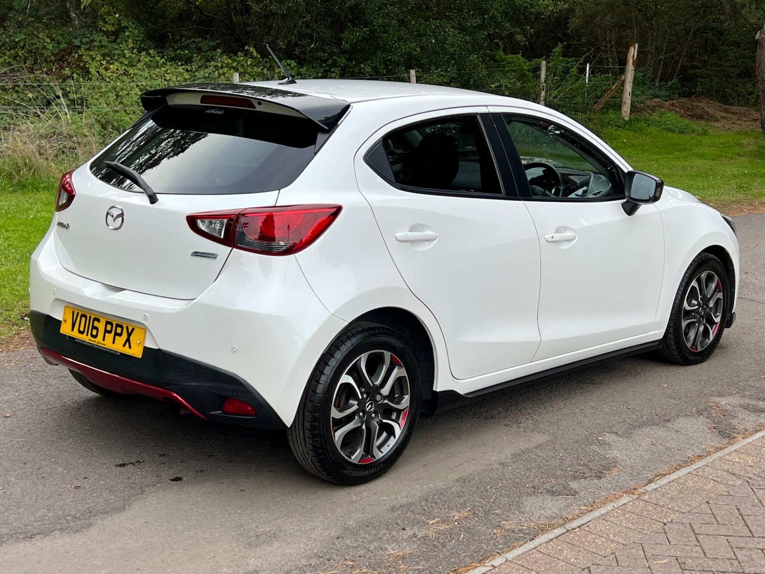 Used Mazda Mazda2 2016 for sale - 76953950: Photo 5