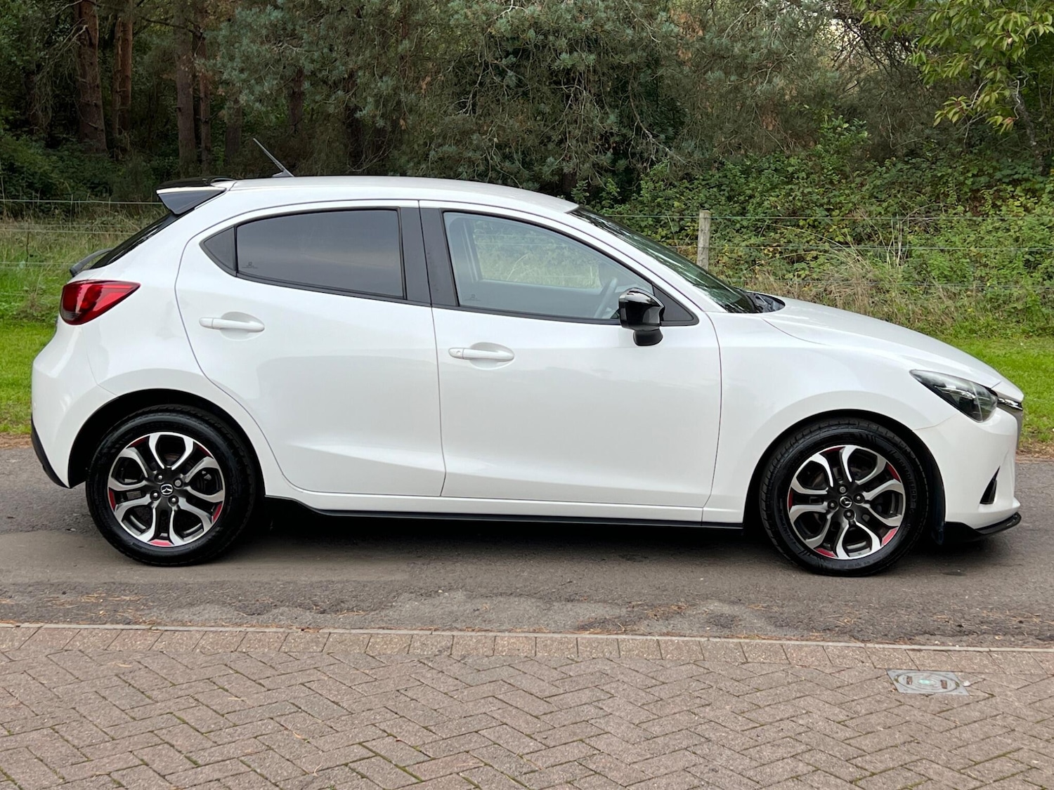 Used Mazda Mazda2 2016 for sale - 76953950: Photo 6