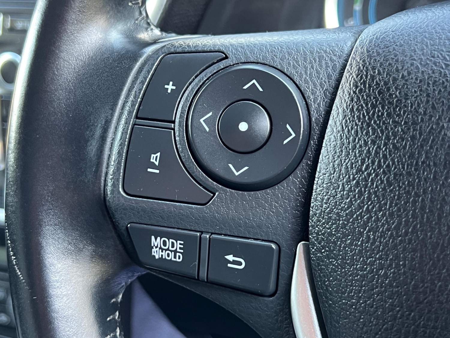 Used Toyota Auris 2014 for sale - 76953915: Photo 33