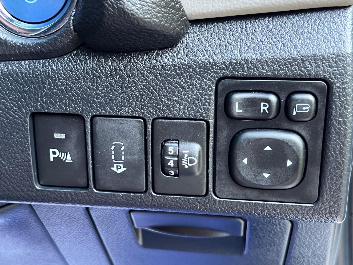 Used Toyota Auris 2014 for sale - 76953915: Photo 36