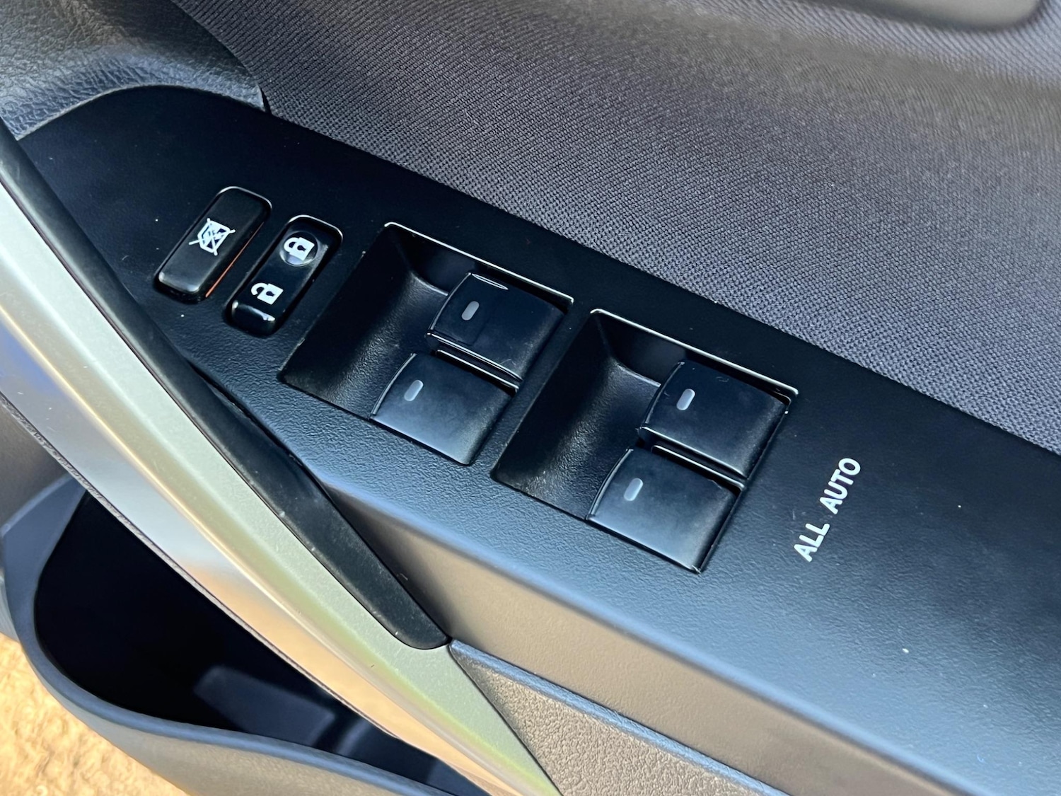 Used Toyota Auris 2014 for sale - 76953915: Photo 37