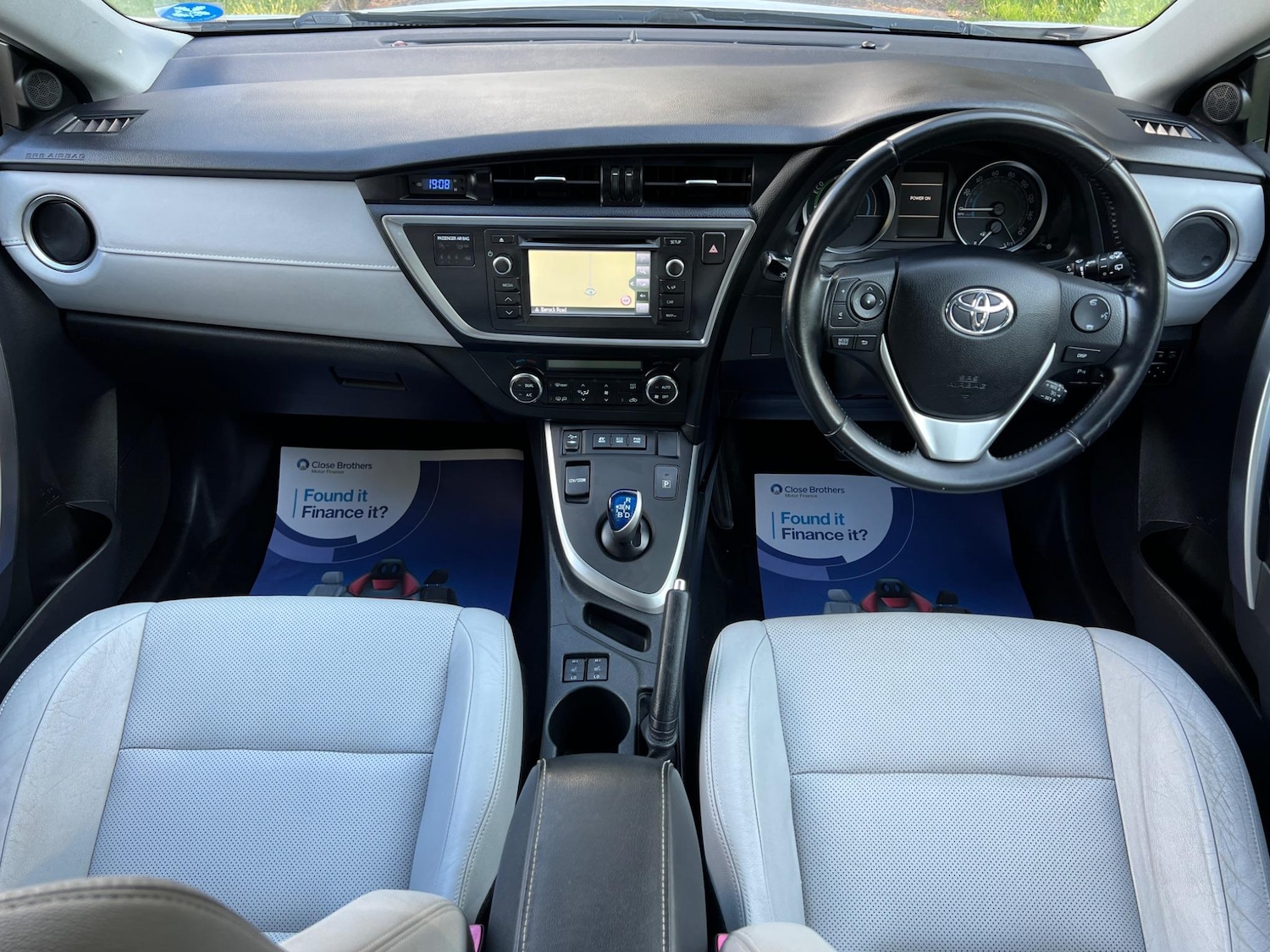 Used Toyota Auris 2014 for sale - 76953915: Photo 43