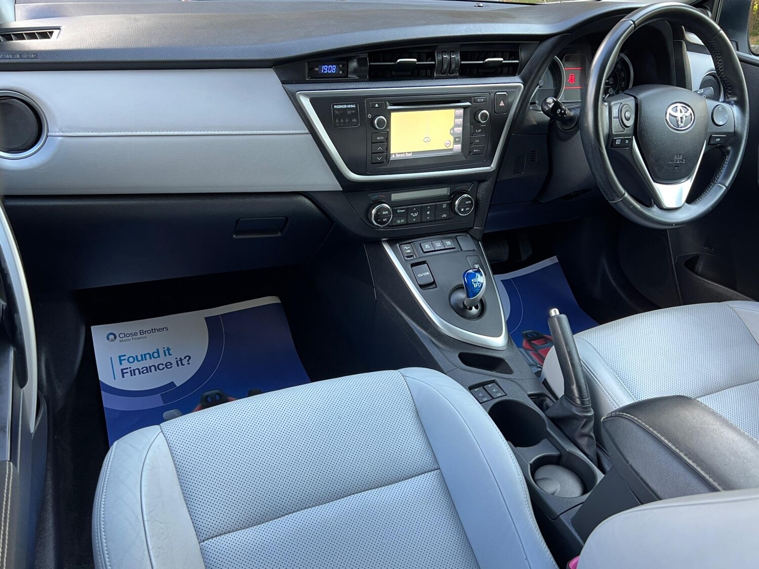 Used Toyota Auris 2014 for sale - 76953915: Photo 44