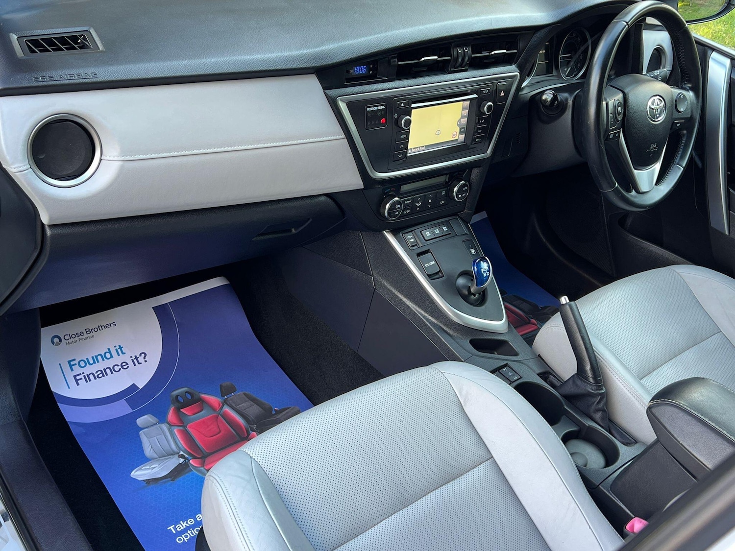 Used Toyota Auris 2014 for sale - 76953915: Photo 7