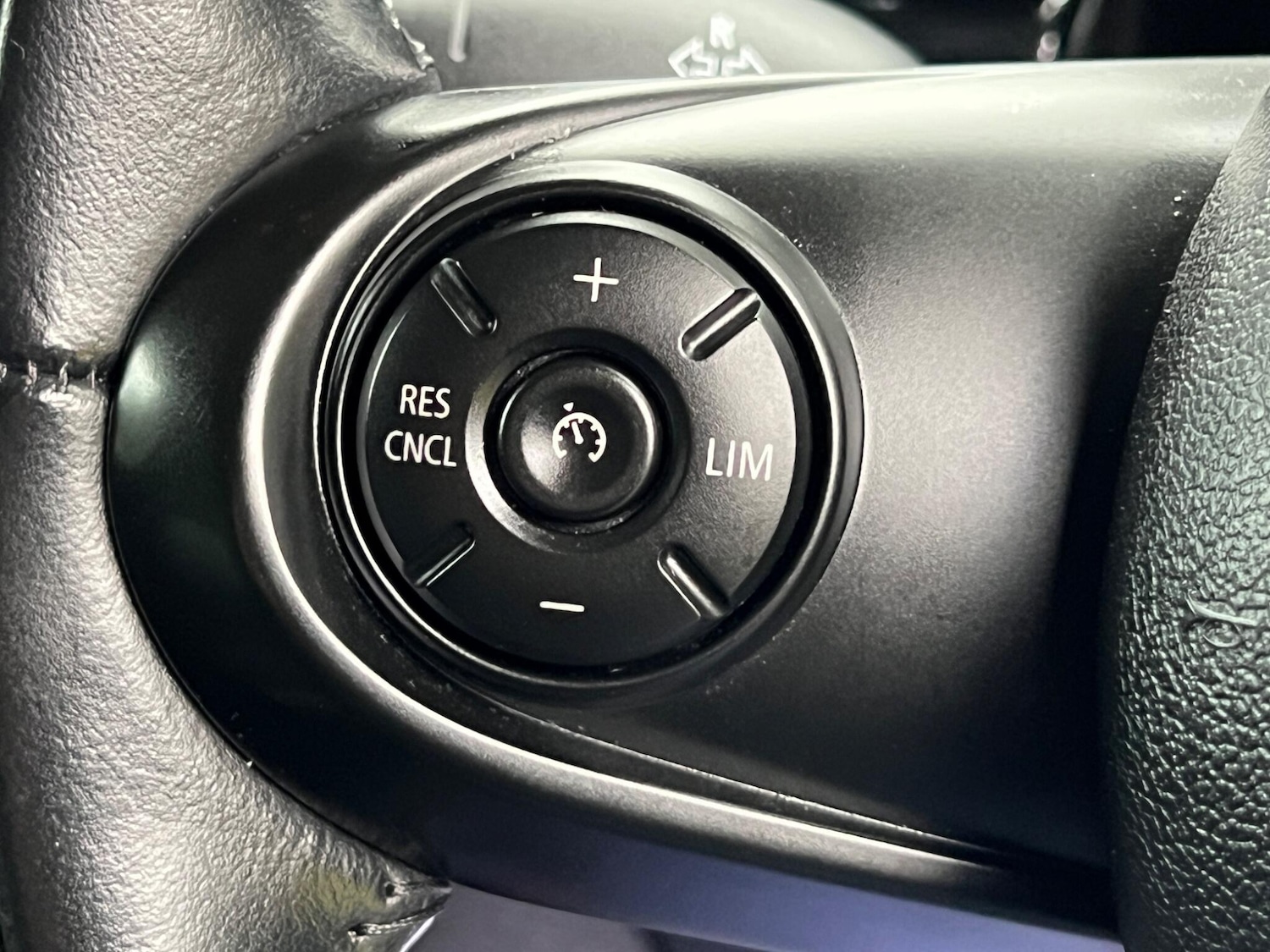 Used MINI Clubman 2017 for sale - 76953931: Photo 40