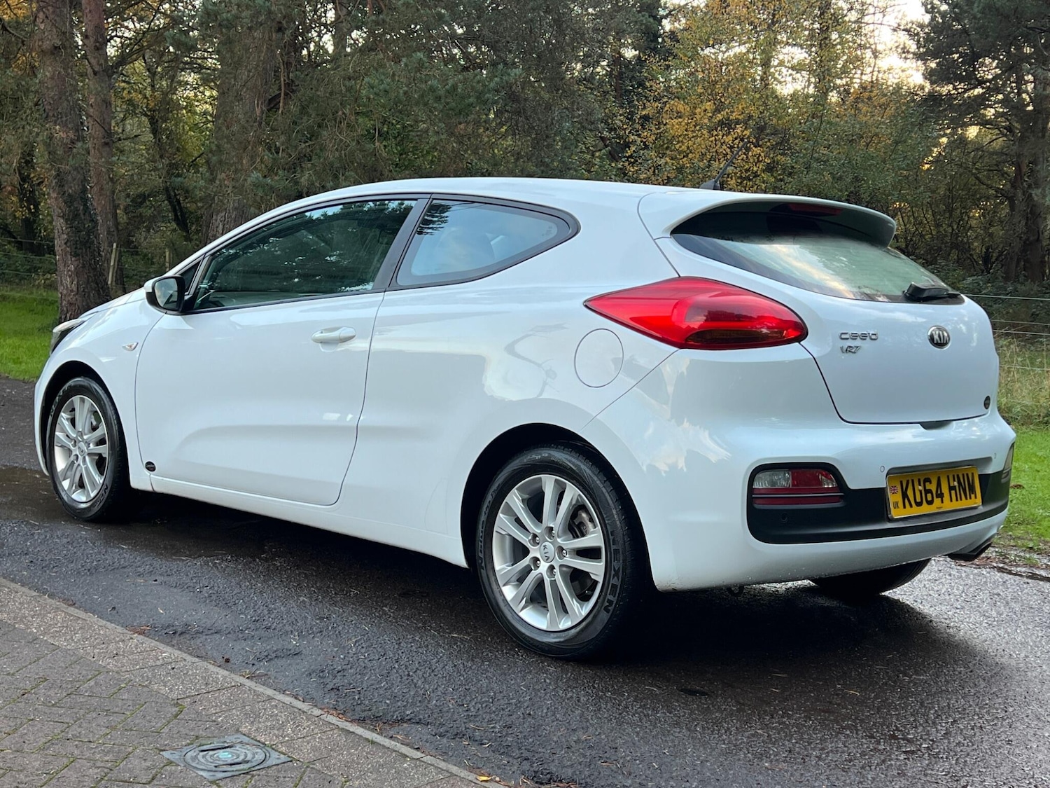 Used Kia Pro Ceed 2015 for sale - 76953943: Photo 28