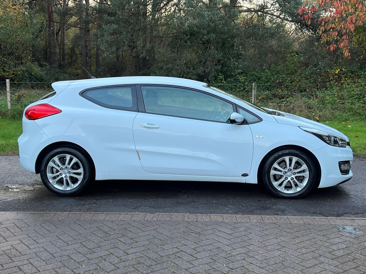 Used Kia Pro Ceed 2015 for sale - 76953943: Photo 6