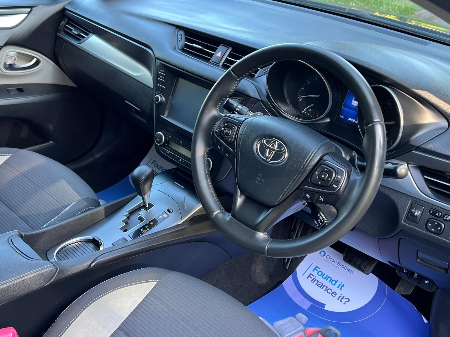 Used Toyota Avensis 2015 for sale - 77427698: Photo 38