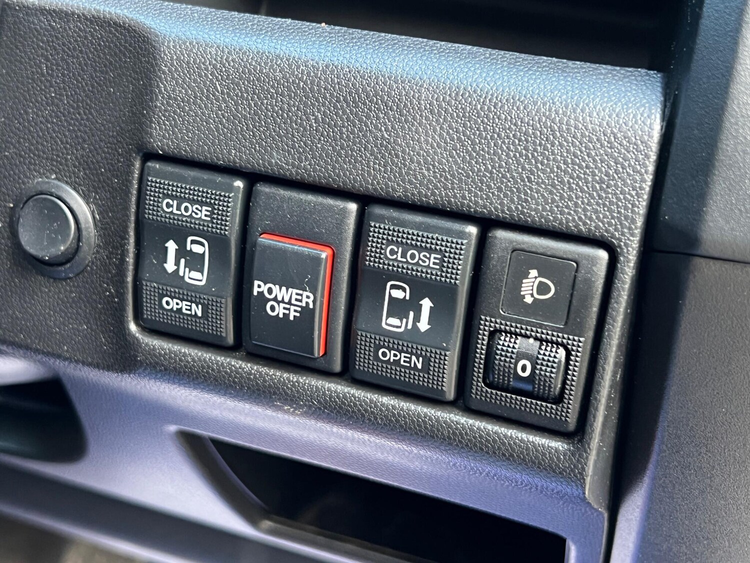 Used Mazda Mazda5 2010 for sale - 77427685: Photo 32