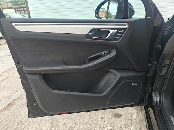 Used Porsche Macan 2014 for sale - 75801673: Photo 48