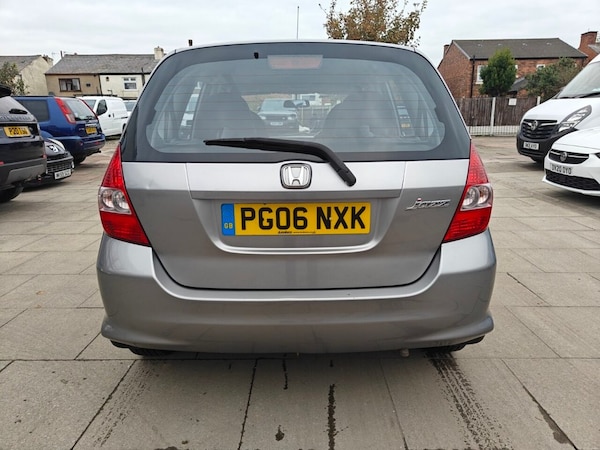 Used Honda Jazz 2006 for sale - 76304304: Photo 11