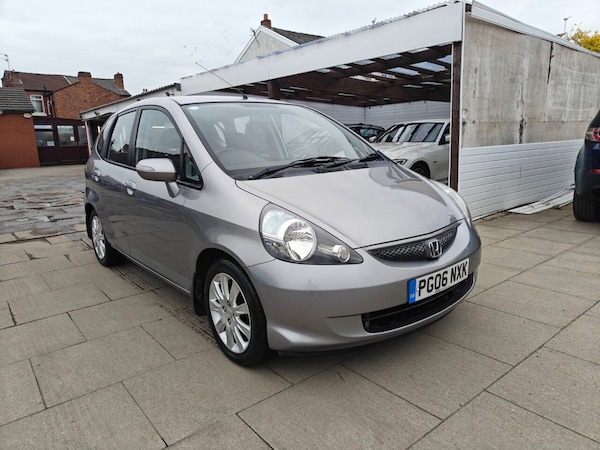 Used Honda Jazz 2006 for sale - 76304304: Photo 1