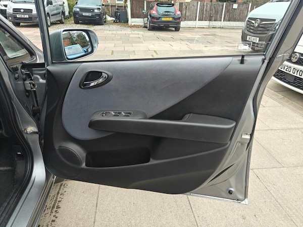 Used Honda Jazz 2006 for sale - 76304304: Photo 22