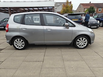 Used Honda Jazz 2006 for sale - 76304304: Photo 2