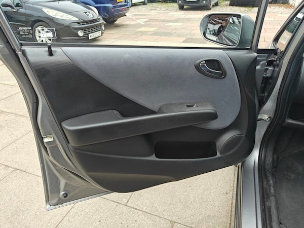 Used Honda Jazz 2006 for sale - 76304304: Photo 36
