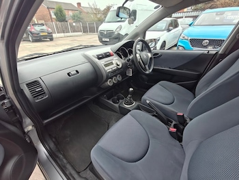 Used Honda Jazz 2006 for sale - 76304304: Photo 4
