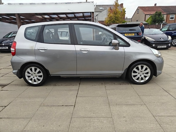 Used Honda Jazz 2006 for sale - 76304304: Photo 7