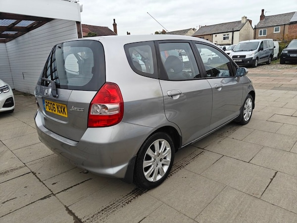 Used Honda Jazz 2006 for sale - 76304304: Photo 9