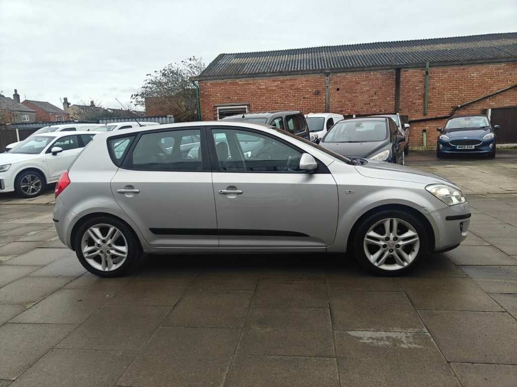 Used Kia Ceed 2008 for sale - 77680943: Photo 2