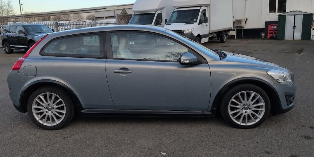 Used Volvo C30 2011 for sale - 77765479: Photo 2
