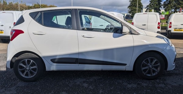 Used Hyundai i10 2014 for sale - 76291522: Photo 2