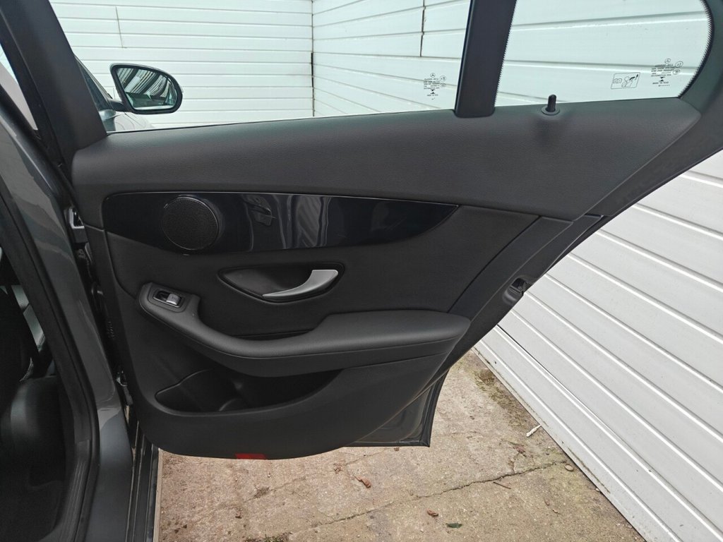 Used Mercedes-Benz C Class 2019 for sale - 78181233: Photo 35