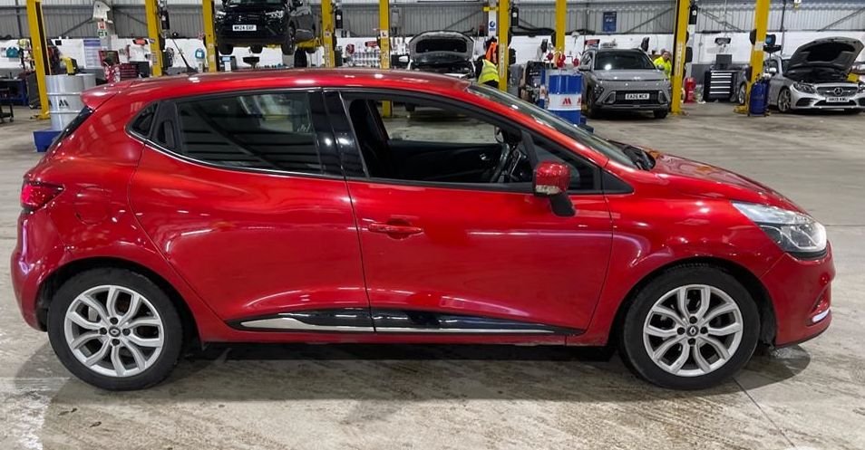 Used Renault Clio 2017 for sale - 77534845: Photo 2