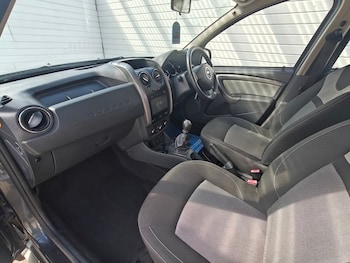 Used Dacia Duster 2017 for sale - 77953278: Photo