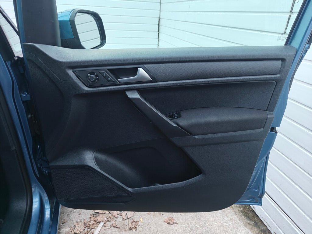 Used Volkswagen Caddy Maxi Life 2017 for sale - 77412946: Photo 32