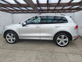 Used Volkswagen Touareg 2017 for sale - 75749974: Photo