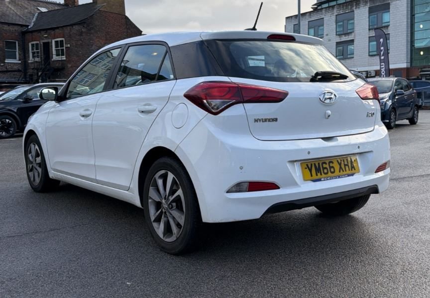 Used Hyundai i20 2017 for sale - 77412945: Photo 2