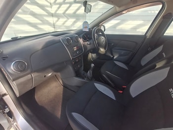 Used Dacia Sandero Stepway 2016 for sale - 79587564: Photo