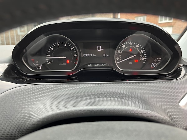 Used Peugeot 208 2016 for sale - 76298916: Photo 12