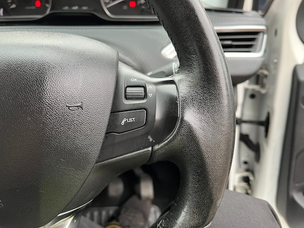 Used Peugeot 208 2016 for sale - 76298916: Photo 14