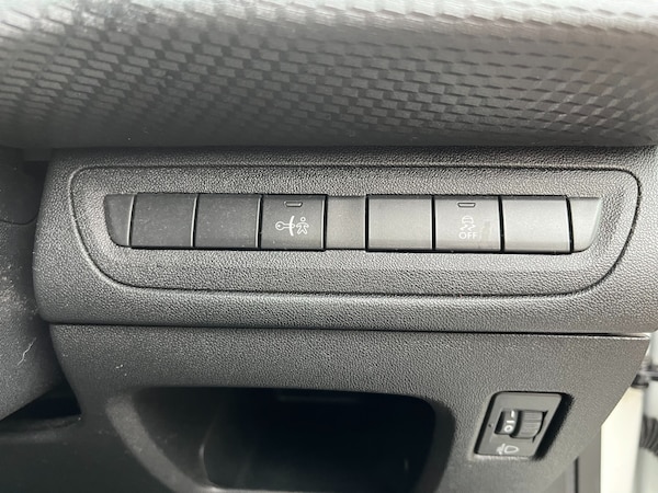 Used Peugeot 208 2016 for sale - 76298916: Photo 17