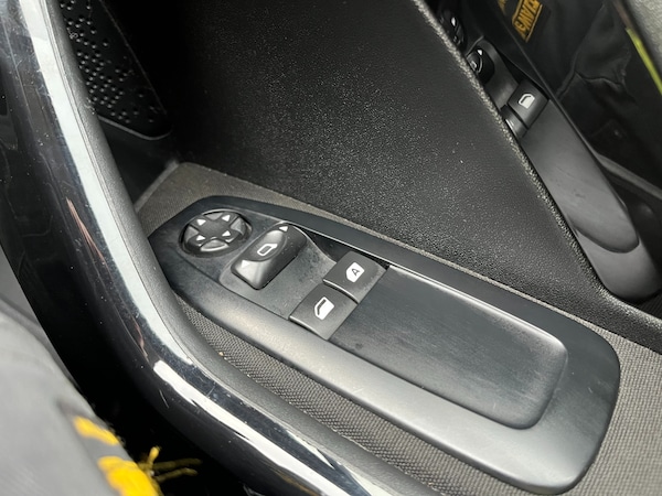Used Peugeot 208 2016 for sale - 76298916: Photo 18