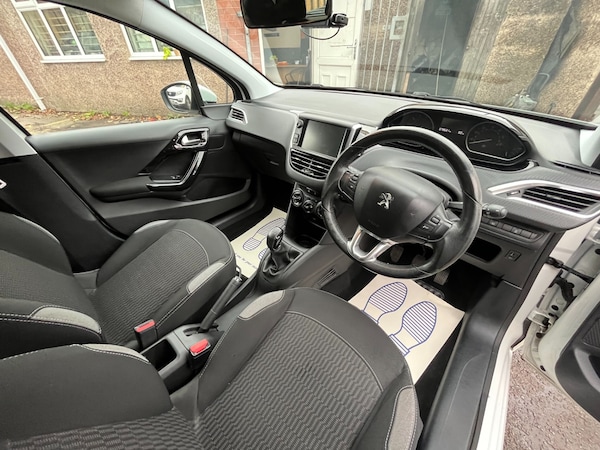 Used Peugeot 208 2016 for sale - 76298916: Photo 19