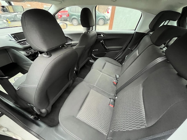 Used Peugeot 208 2016 for sale - 76298916: Photo 25
