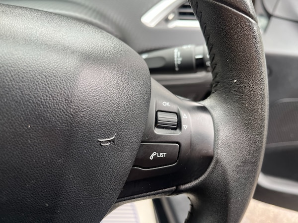 Used Peugeot 208 2016 for sale - 76298945: Photo 19