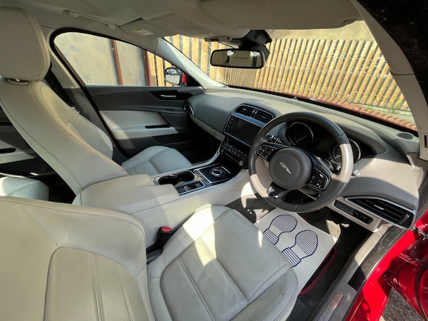 Used Jaguar XE 2015 for sale - 75581547: Photo 10