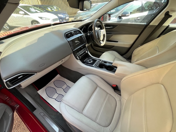 Used Jaguar XE 2015 for sale - 75581547: Photo 12