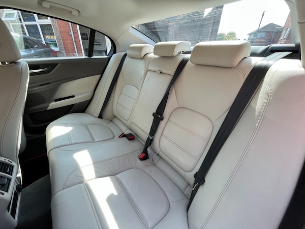 Used Jaguar XE 2015 for sale - 75581547: Photo 17