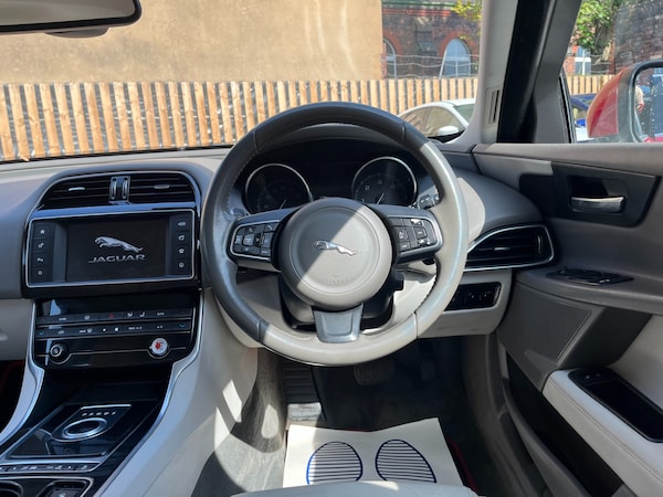 Used Jaguar XE 2015 for sale - 75581547: Photo 19
