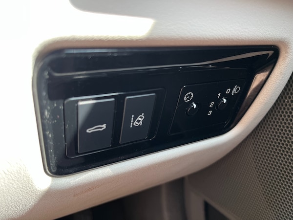 Used Jaguar XE 2015 for sale - 75581547: Photo 25