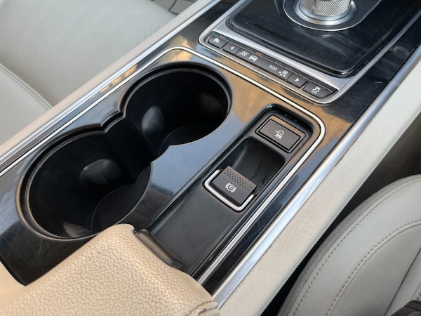 Used Jaguar XE 2015 for sale - 75581547: Photo 36