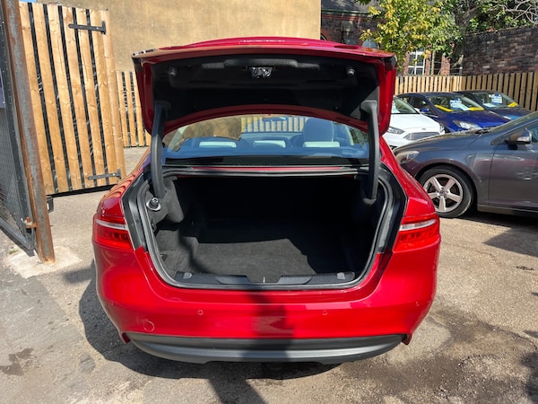 Used Jaguar XE 2015 for sale - 75581547: Photo 40