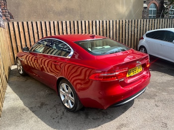 Used Jaguar XE 2015 for sale - 75581547: Photo
